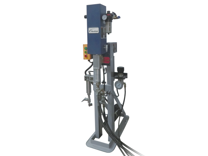 Vehicle traveling data recorder